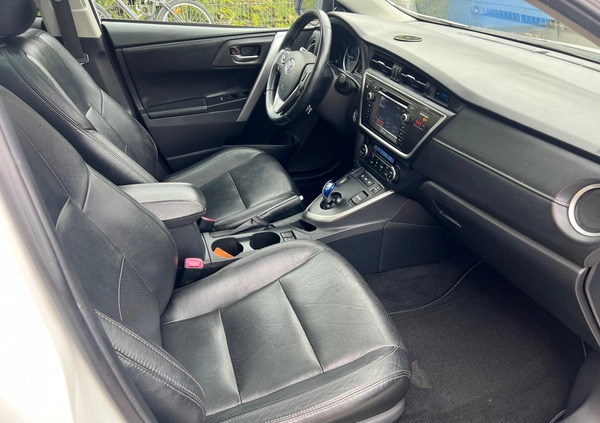 Toyota Auris cena 46500 przebieg: 218000, rok produkcji 2013 z Jedwabne małe 466